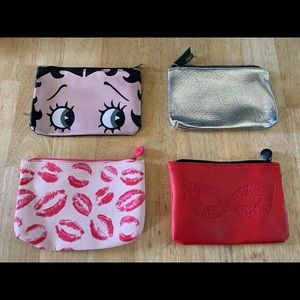 ✨✨Ipsy Clutch✨✨